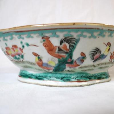 Sale Photo Thumbnail #27: Antique Chinese Export Rose Footed Chicken Bowl