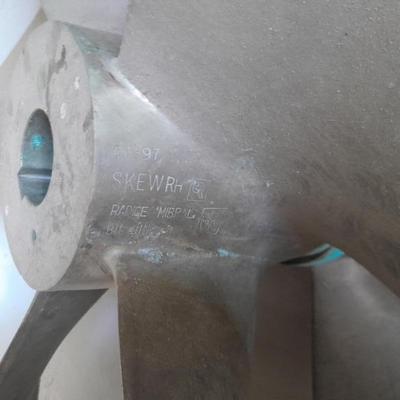 Sale Photo Thumbnail #18: Bring gloves and muscle