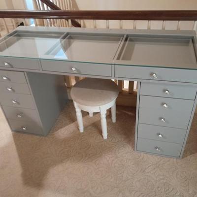 Sale Photo Thumbnail #53: Sleek Vanity