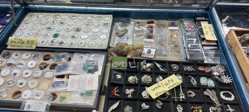 Sale Photo Thumbnail #16