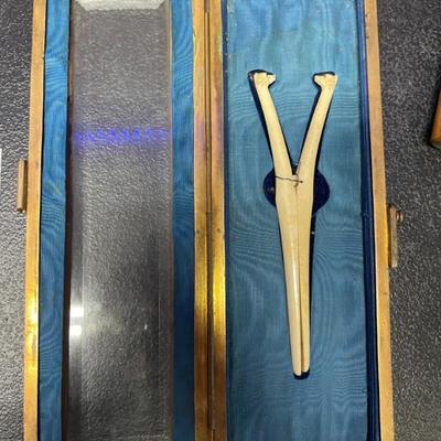 Organic material Victorian Glove Stretcher in case