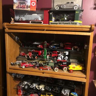 Large Assortment of Die‑Cast Cars & Model Vehicles