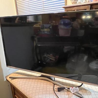 Samsung 32" LED Smart TV (Model UN32J3500AF) & Remote