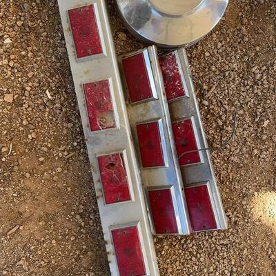 Auto Parts - Truck Rear Lights And 2 Hubcaps 