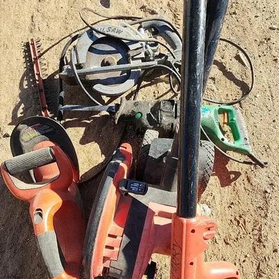 (4) Power Tools - Black & Decker Edge Hog, Skilsaw, Electric Trimmer & HiTec Saw