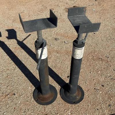 Set of 2 RV, Truck or Trailer Stabilizer Jacks - Metal