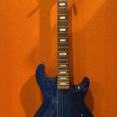 Blue Variax 700 Electric with Soft Case