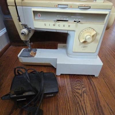 Vintage Singer Sewing Machine – 533 Stylist with Foot Pedal