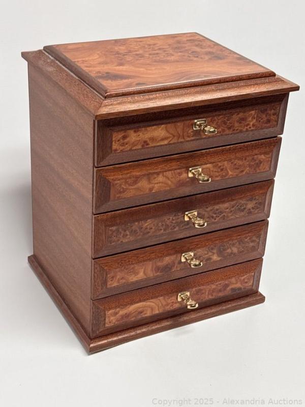 Sale Photo Thumbnail #34