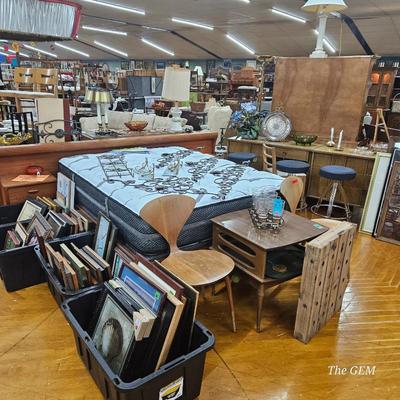 Sale Photo Thumbnail #11