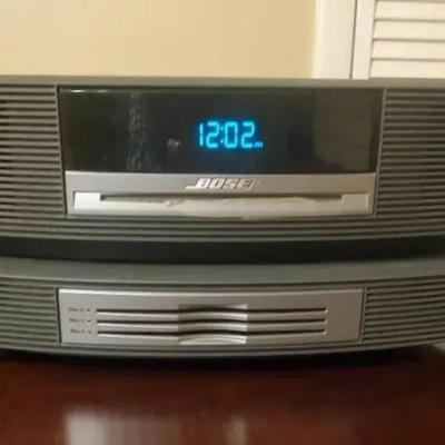 Bose Wave Music System and Multi CD Changer Accessory