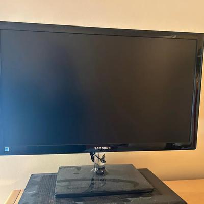 Samsung TV with Remote 