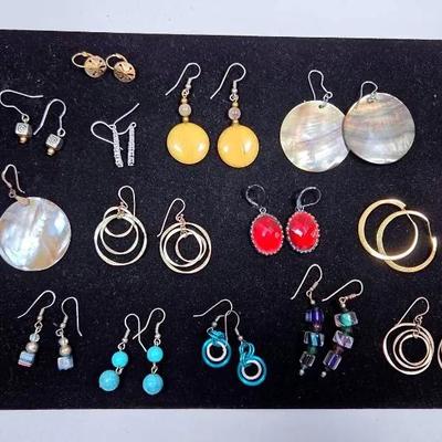 (19) Pairs of Unique Earrings 