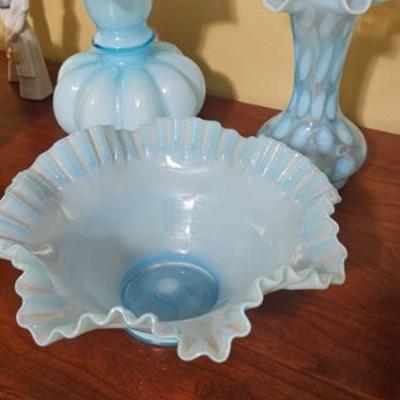 Sale Photo Thumbnail #49: Fenton glass