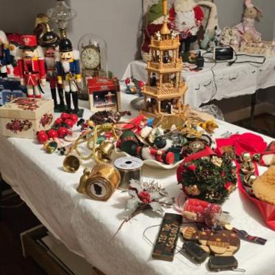 Sale Photo Thumbnail #46: Lots of Christmas 