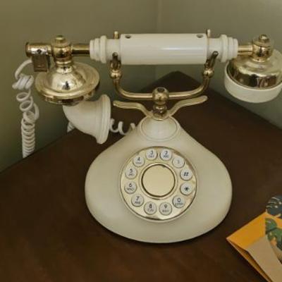 Sale Photo Thumbnail #12: Phone