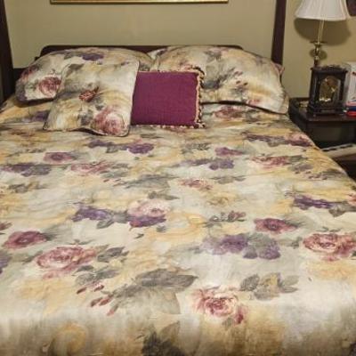 Sale Photo Thumbnail #33: 4-poster bed