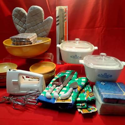 Vintage CorningWare Blue Cornflower Casserole Set 1.75qt 2.5qt, Mixer, Wood Bowls