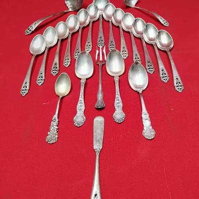 Sterling Flatware / 21-pc “Queens Lace” (615 g)