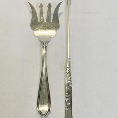 Antique Sterling Olive Fork W/ Rose And Scroll Pattern And Meat Fork La Rosca Pattern (36.4 g) 