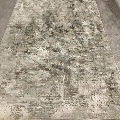 5' x 7' 5" Area Rug 