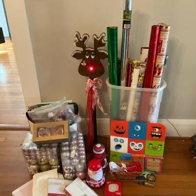 Holiday & Party Supplies & Decor