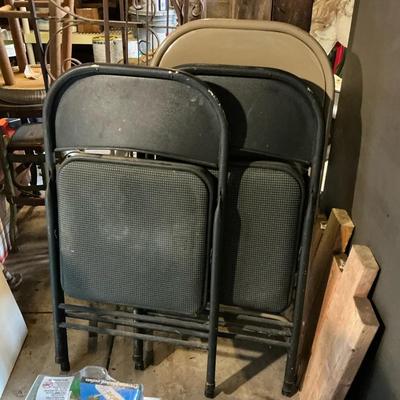 6 Folding Metal Chairs 
