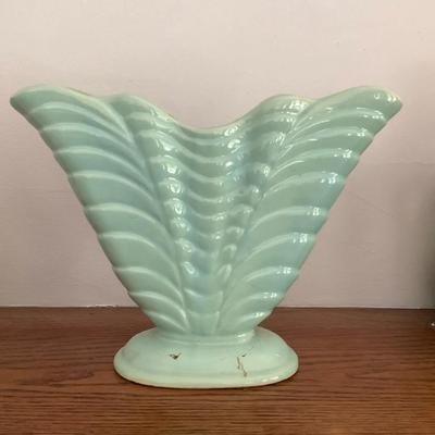 Vintage Roseville Pottery Triple Drip Vase