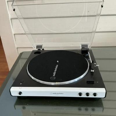 Audio Technica Turntable Model ATLP60XBT Bluetooth