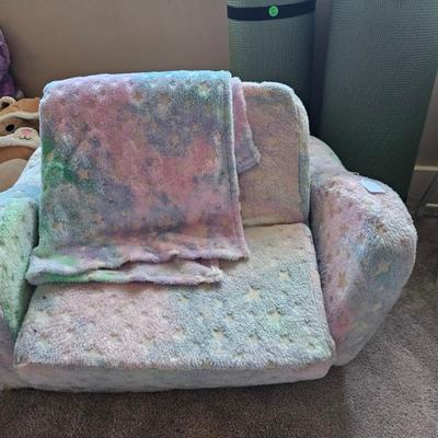 Sale Photo Thumbnail #42: Kids Chair and Blanket