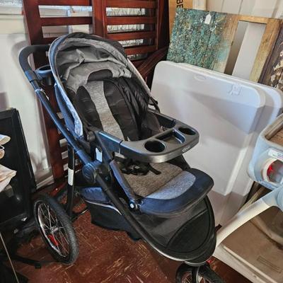 Sale Photo Thumbnail #33: Stroller