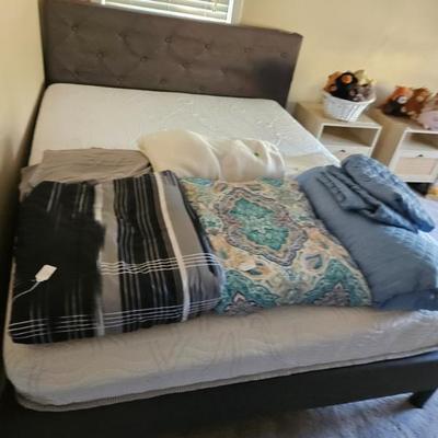 Sale Photo Thumbnail #16: Full Bed