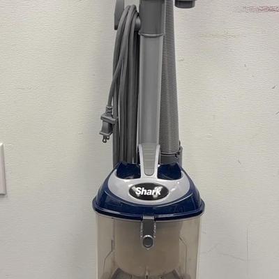 Shark Navigator Lift-Away Deluxe Upright Vacuum Cleaner