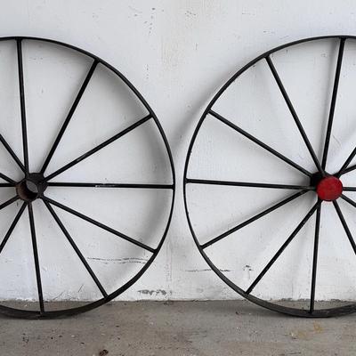 Wrought Iron Driveway Wagon Wheels (Set of 2)