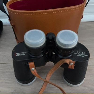 Research Optical Company Binoculars With Case