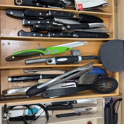 Entire Drawer Of Cutlery And Servingware, Miscellaneous Kitchen