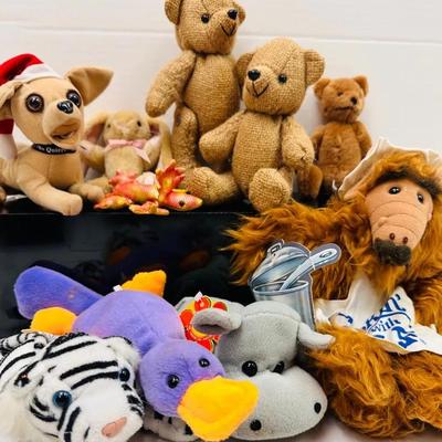 Vintage Plush Toy Bundle ALF, Taco Bell Dog, Burlap Bears and More!