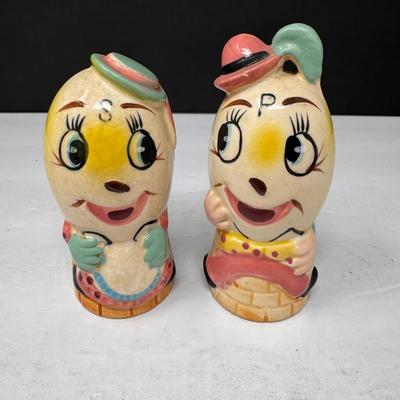 Vintage Anthropomorphic Salt & Pepper Shakers – Smiling Character Pair, Made in Japan