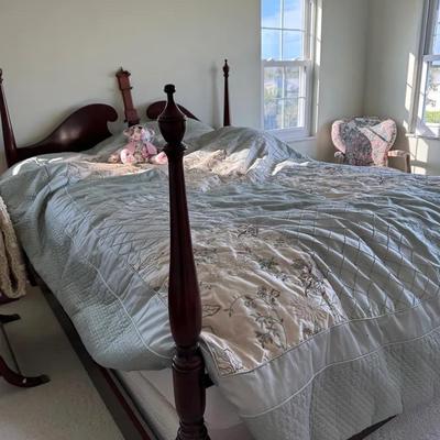 Traditional Solid Wood Four-Poster Queen Bed Frame with Brass Accents