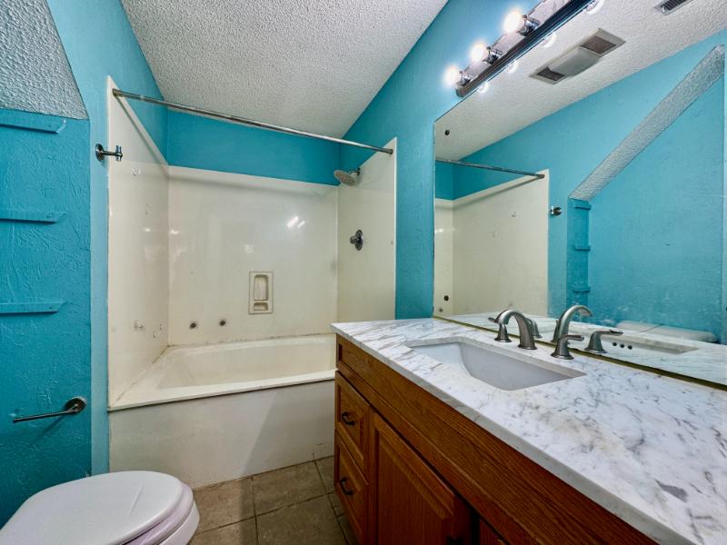 Sale Photo Thumbnail #22