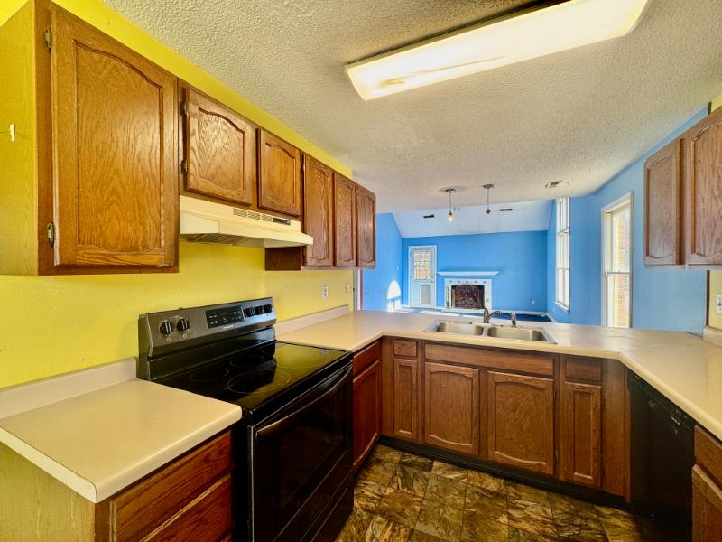 Sale Photo Thumbnail #12