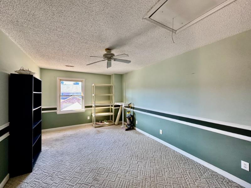 Sale Photo Thumbnail #30