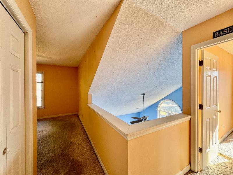 Sale Photo Thumbnail #23