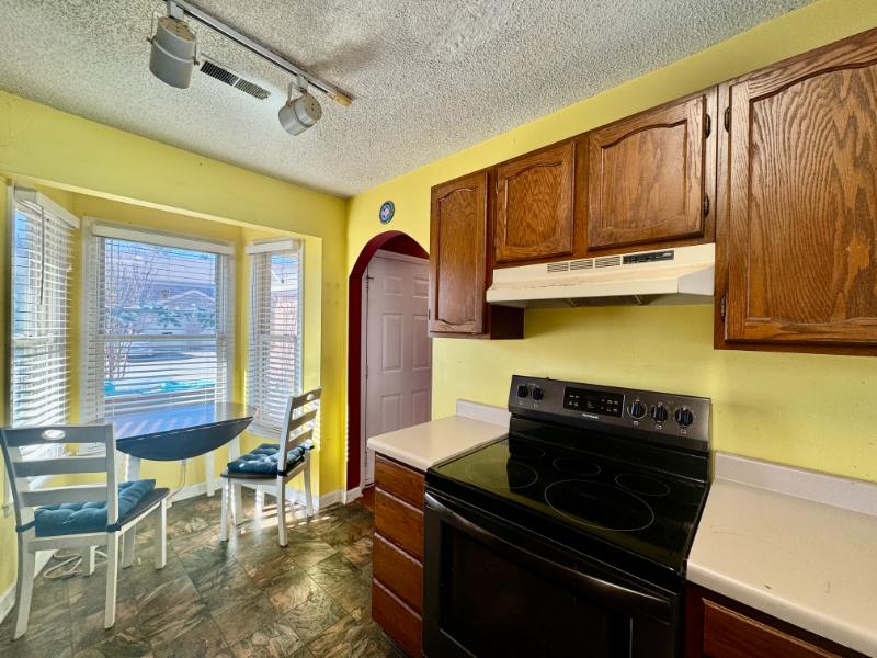 Sale Photo Thumbnail #11