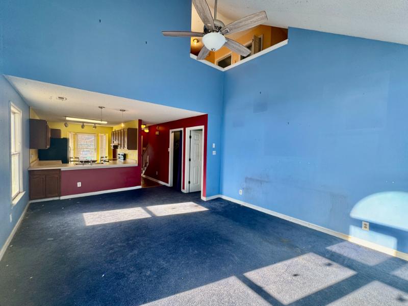 Sale Photo Thumbnail #15