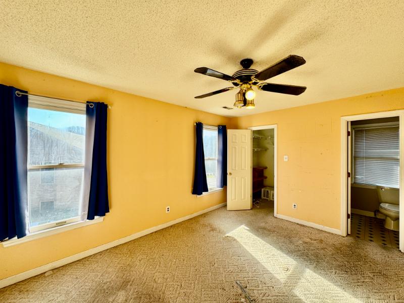 Sale Photo Thumbnail #26