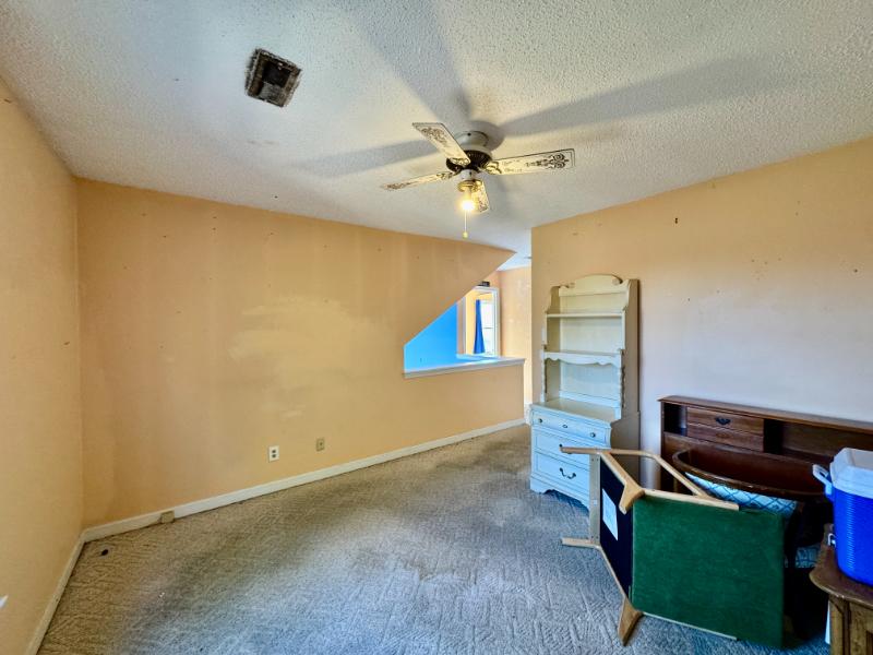 Sale Photo Thumbnail #25