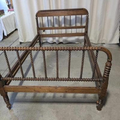 3/4 Size Jenny Lind Spool Bed