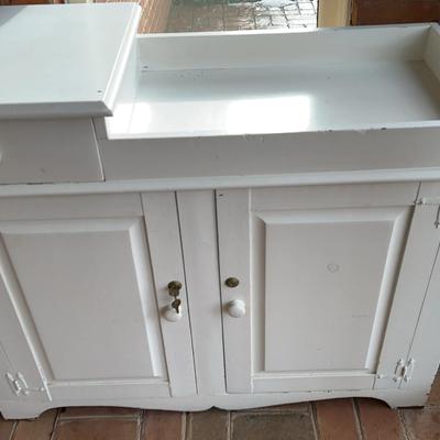 Painted Dry Sink With Locking Cabinet Doors 