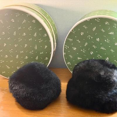 (2) Vintage Hats In Stiger Boxes